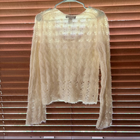 EXPRESS size Small Cream Mohair Wool blend Knit Sweater Excellent Condition - Picture 2 of 6
